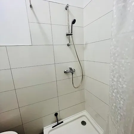 Appartement Neuwertiges Mit Schnellem Wlan, Netflix, Glasfaser, Kostenlose Privatparkplatz Auch Fuer Transporter Geeignet R21 *