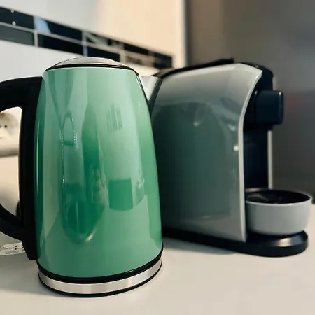 Neuwertiges Mit Schnellem Wlan, Netflix, Glasfaser, Kostenlose Privatparkplatz Auch Fuer Transporter Geeignet R21 * Freiberg am Neckar