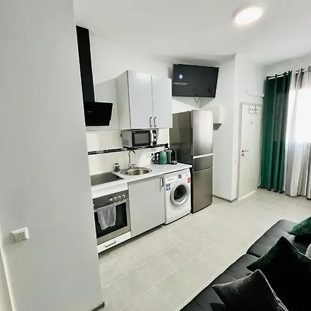 Neuwertiges Mit Schnellem Wlan, Netflix, Glasfaser, Kostenlose Privatparkplatz Auch Fuer Transporter Geeignet R21