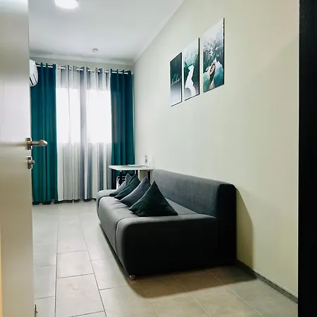 Neuwertiges Mit Schnellem Wlan, Netflix, Glasfaser, Kostenlose Privatparkplatz Auch Fuer Transporter Geeignet R21 Freiberg am Neckar