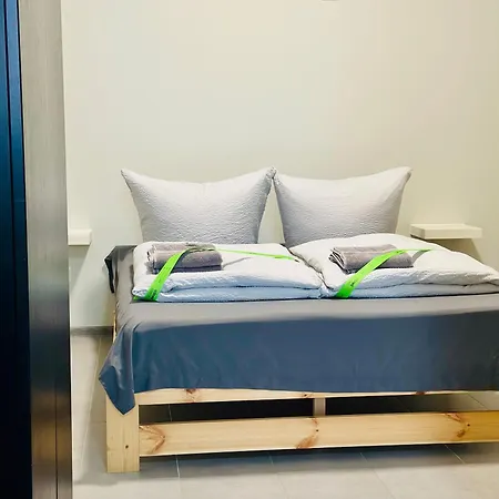 Neuwertiges Mit Schnellem Wlan, Netflix, Glasfaser, Kostenlose Privatparkplatz Auch Fuer Transporter Geeignet R21 Freiberg am Neckar